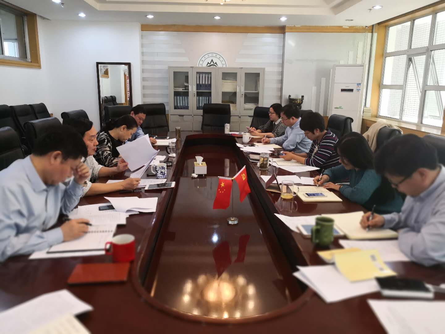 9159金沙申请大厅党委理论学习中心组 组织“大学习 大调研 大改进”专题研讨