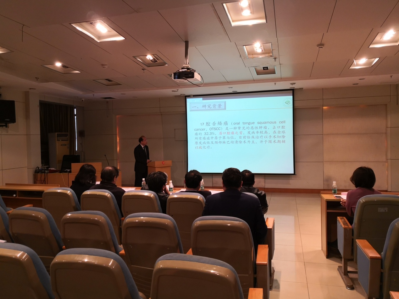 9159金沙申请大厅举行2018年博士研究生论文预答辩会