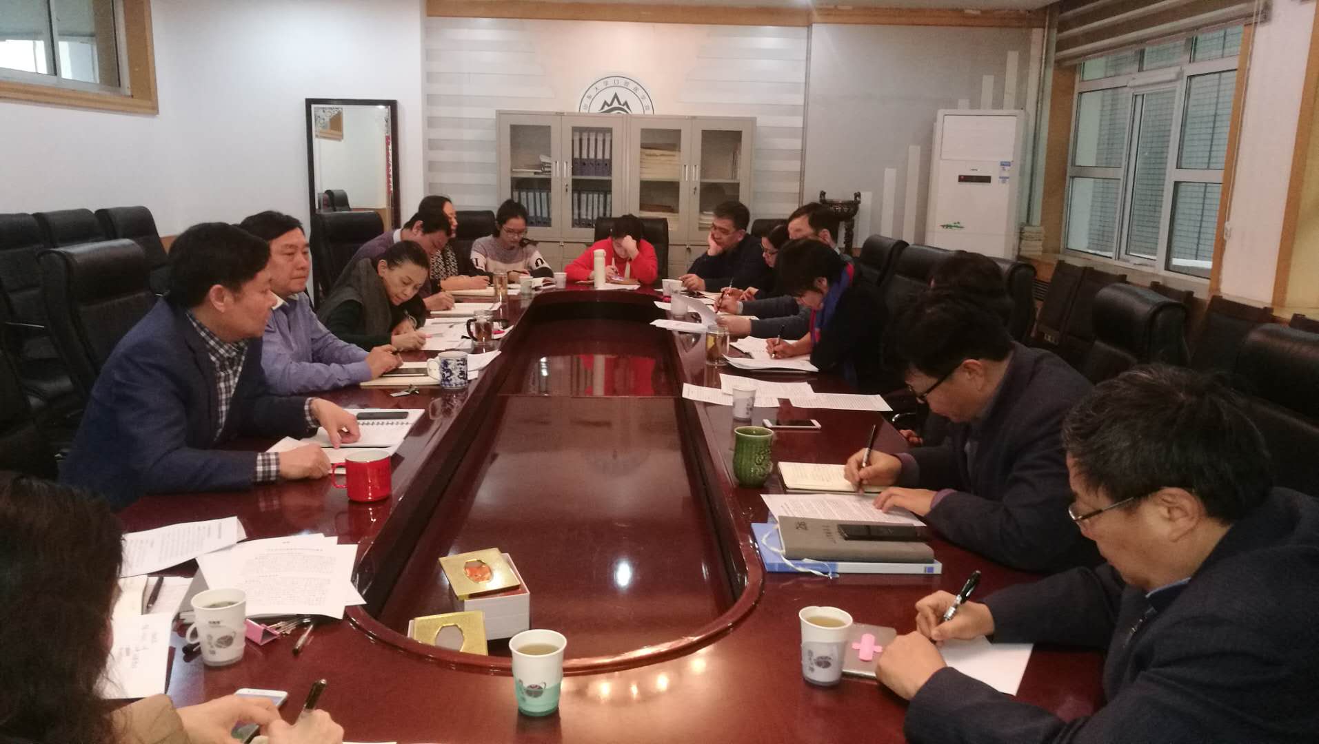 9159金沙申请大厅党委理论学习中心组组织学习党的十九大精神专题学习研讨
