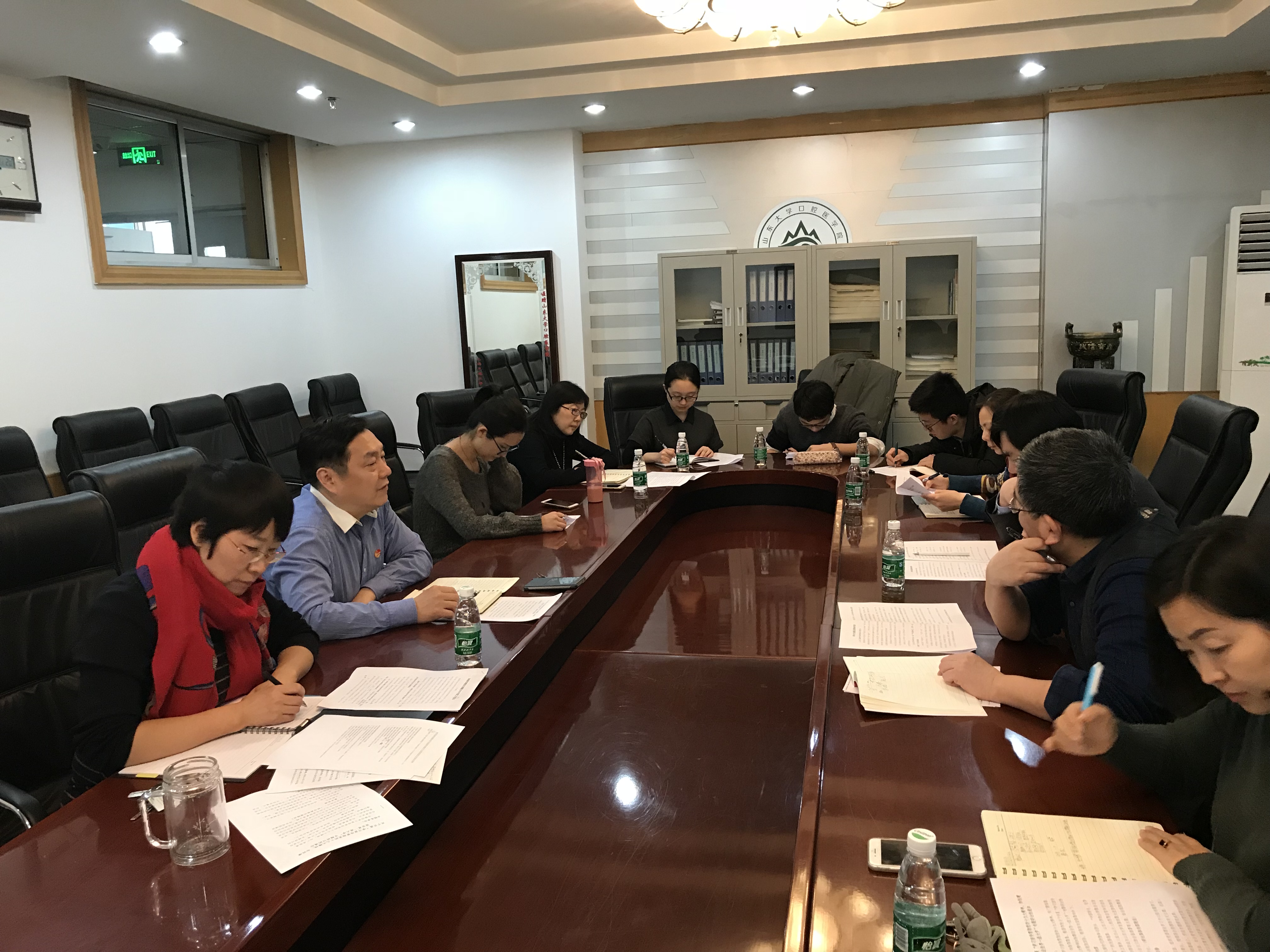 9159金沙申请大厅召开座谈会征求“学习宣传贯彻党的十九大精神，加快建设世界一流大学”意见